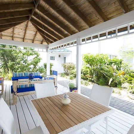 Villas Of The Galleon Seven Mile Beach Buitenkant foto