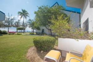 Villas Of The Galleon Seven Mile Beach Buitenkant foto